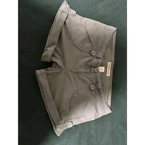 Woman’s shorts. Double button. Size Large. comfortable casual. Olive sage green